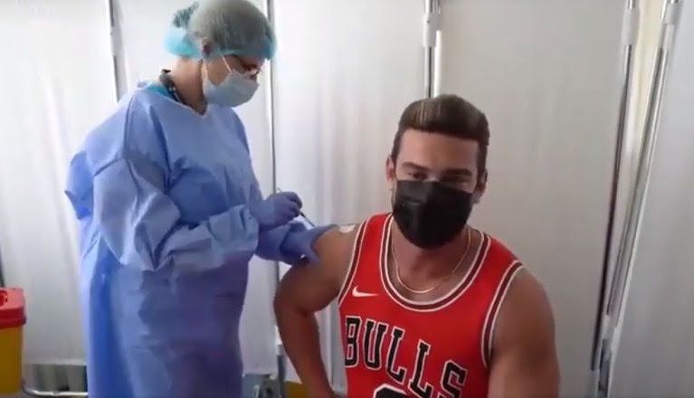 Dorian Popa s-a vaccinat antiCOVID-19 / Dat exemplu de autorități 1 zta2ztzkotyzmdlmntbjmznkzji2ogrhnzu0zthiyw-thumb.jpg