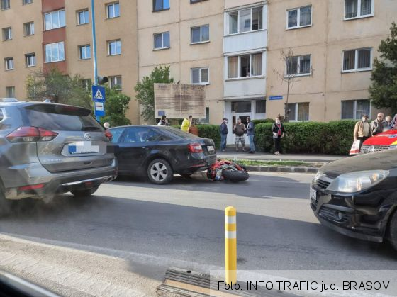 BRAȘOV. Accident de motocicletă, pe str. Independenței 1 FB_IMG_1620063146448_287980.jpg