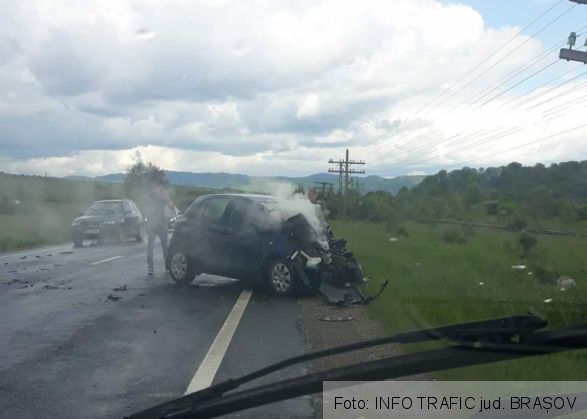 BRAȘOV. Blocaj pe DN 1, după un accident / Update: Trei victime, una inconștientă (FOTO) 1 FB_IMG_1622464311325_288550.jpg