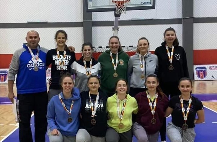 CSU BRAŞOV, BRONZ la Campionatul Naţional de baschet feminin U20 1 csu_4.jpg