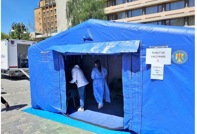 ROMÂNIA. COVID-19. 1,4 milioane de doze de vaccin vor expira la finalul lunii viitoare 1 vaccinare-piata-sf-ioan.jpg