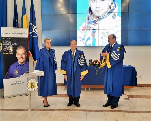 BRAȘOV. Dumitru Prunariu este Doctor Honoris Causa al Academiei Forţelor Aeriene 1 Prunariu DHC_289178.jpeg