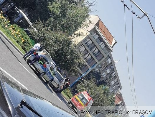 BRAȘOV. Vârstnică lovită de un autoturism, pe bulevardul Victoriei 1 accidentvictoriei.jpg