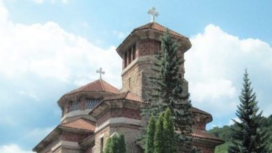 biserica-sinaia-696x639.jpg