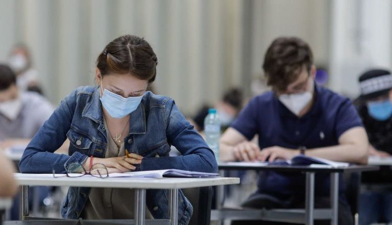 BACALAUREAT BRAȘOV. Câte medii de 10 au fost?!.. 1 examen-bacalaureat.jpg