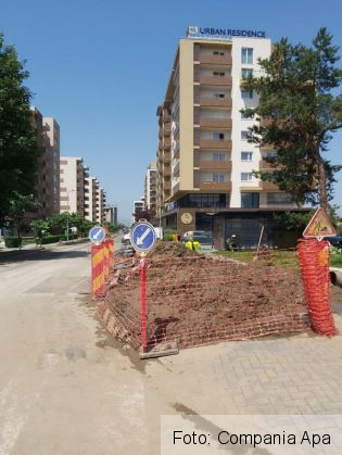 BRAȘOV. Compania Apa, intervenție grea în Tractorul, din cauza „nodului rețelistic” 1 lucrari_289092.jpg