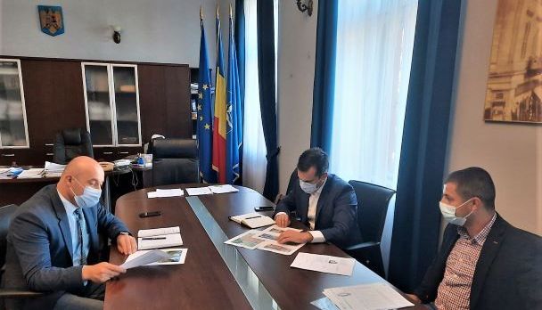 BRAȘOV. Prefectul, primarul și un expert, discuție despre soluțiile anti-urși (VIDEO) 1 vsii-coliban-ursi.jpeg