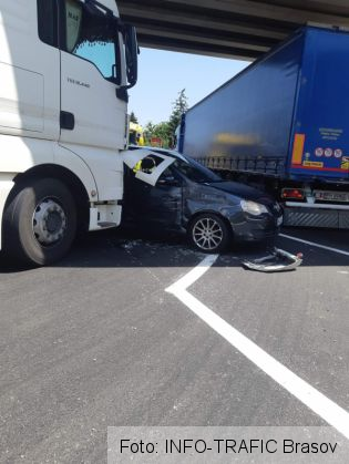 BRAȘOV. „Bușitură" sub podul de la Dârste (FOTO) 1 FB_IMG_1626353571868_289642.jpg