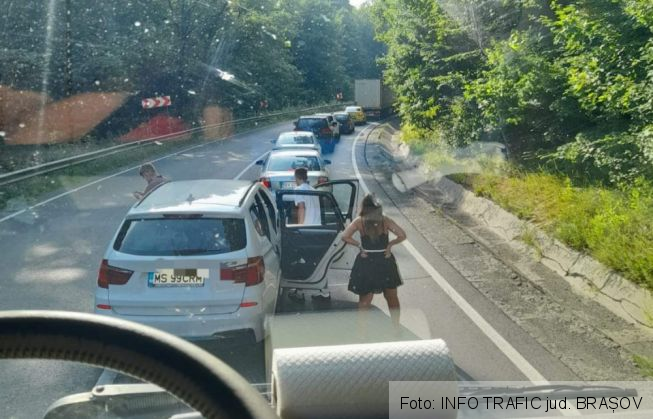 BRAȘOV. Blocaj pe DN 13, în Pădurea Bogății, după un accident / Cinci victime, patru transportate la spital 1 FB_IMG_1627313398022_289925.jpg