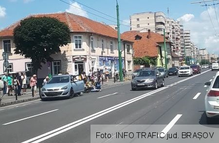 BRAȘOV. Biciclistă accidentată ușor, pe str. 13 Decembrie 1 acc13dec.jpg