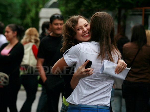Update BAC 2021 BRAȘOV. Performanța obținută de „Meșotă” a fost egalată / 45% dintre notele contestate au fost micșorate 1 bacalaureat-fericire-ciprian-sterian.jpg