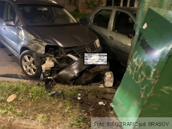 BRAȘOV. Autoturisme avariate în parcare, în Centrul Civic 1 centrul civic 2_289870.jpg