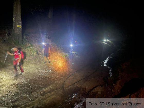 BRAȘOV. Tineri salvați, azi-noapte, după ce s-au rătăcit în Măgura Codlei (FOTO) 1 salvamont codlea 4_290021.jpg