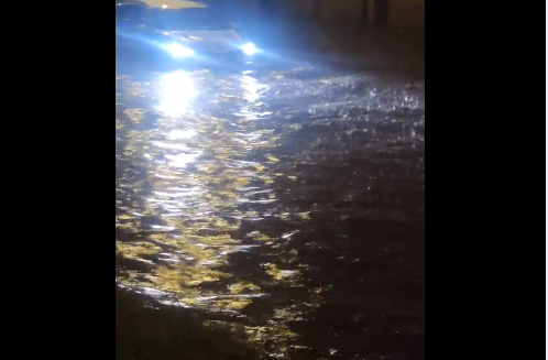 Județul BRAȘOV. FURTUNĂ. Drumuri impracticabile și zeci de gospodării inundate / Acoperișuri cuprinse de foc, de la fulgere! 1 stradastadionului_2.png