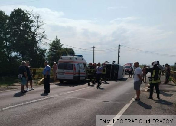 BRAȘOV. Blocaj pe DN 1, după răsturnarea unui autovehicul (FOTO) 1 FB_IMG_1628514514227_290313.jpg