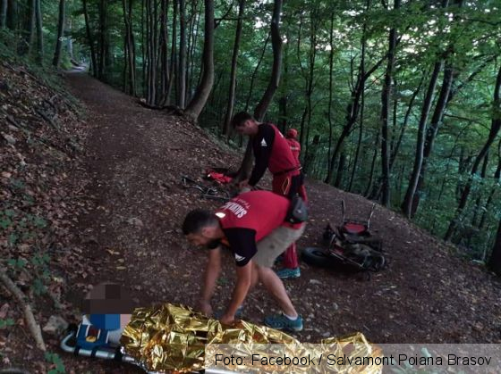 BRAȘOV. Turistă coborâtă pe targă de pe Tâmpa, după o accidentare din cauza încălțărilor (Galerie FOTO) 1 FB_IMG_1629399199792_290632.jpg