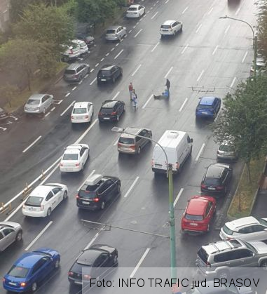 BRAȘOV. Pieton accidentat în timp ce traversa neregulamentar str. Toamnei 1 FB_IMG_1630421425272_290865.jpg