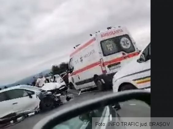 BRAȘOV. Încă trei autovehicule implicate într-un accident, pe DN 1 1 Screenshot_20210826-191114_Facebook_290770.jpg