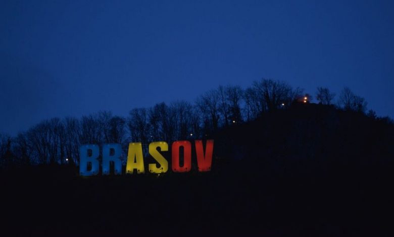 BRAȘOVUL, iluminat în culorile tricolorului românesc. De ce astăzi? 1 brasov_21.jpg