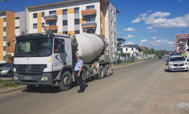 BRAȘOV. Zeci de sancțiuni în ultimele 30 de zile, pentru lipsa permiselor de liberă trecere și pentru depășirea tonajului 1 whatsappimage2021-08-10at15-59-03.jpeg