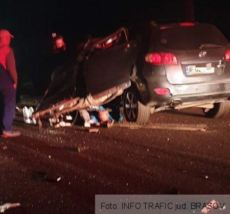 BRAȘOV. ULTIMA ORĂ. Coliziune între un autoturism și un tractor cu remorcă / Update: Două victime! 1 FB_IMG_1631988612666_291292.jpg