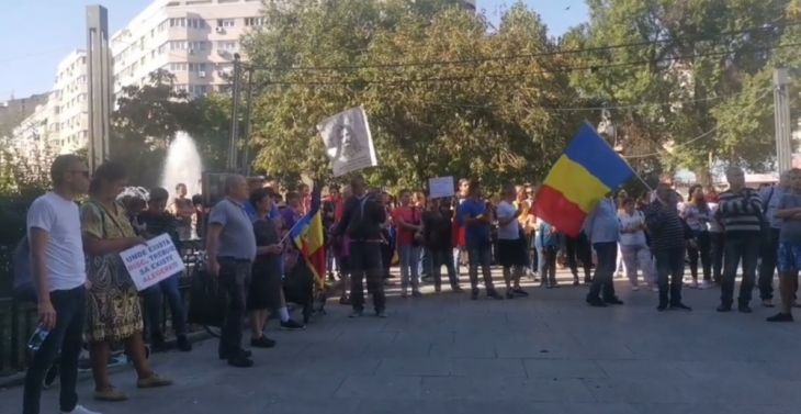 COVID-19. Este protest împotriva restricțiilor și vaccinării, în Piața Universității (VIDEO) 1 Screenshot_20210926-160311_Facebook_291518.jpg