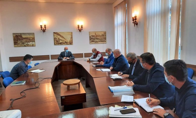 COVID-19 BRAȘOV. Prefectul Cătălin Văsii: controale mai stricte, ca să nu reintroducem restricții 1 intalnire-prefectura1.jpeg