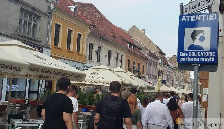 Update COVID-19 BRAȘOV. Măsurile care se aplică de la miezul nopții 1 masca-strada.jpeg