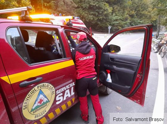 BRAȘOV. Intervenție salvamont, pentru ajutorarea unui biciclist rănit 1 FB_IMG_1633116970423_291665.jpg