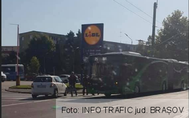 BRAȘOV. Autobuz implicat într-o coliziune, pe Bulevardul Saturn 1 accidentsaturn_2.png