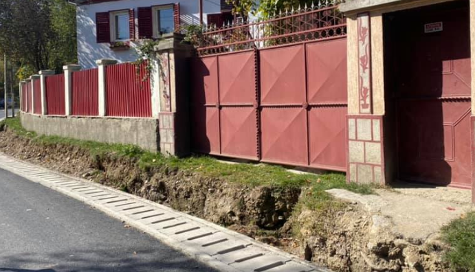 BRAȘOV. De pe „Drumul de sub munte”, oamenii se chinuie să intre în propriile gospodării! 1 drum0.png