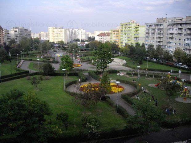 BRAȘOV. Pentru cei mici și cei mari: „Jocurile cartierului Răcădău” 1 parcul-trandafrilor.jpg
