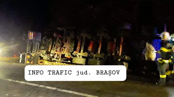 BRAȘOV. Cisternă răsturnată la ieșire din Râșnov spre Predeal! 1 FB_IMG_1636148113615_292425.jpg
