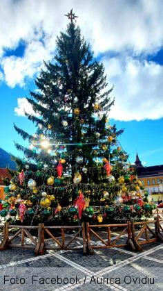 BRAȘOV. Astăzi se vor aprinde luminițele de sărbători, inclusiv din bradul de Crăciun din Piața Sfatului 1 FB_IMG_1638172739208_293014.jpg