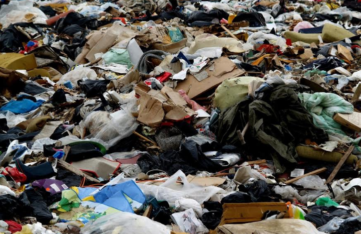 Specialist în reciclare: „Cumpărați haine responsabil, doar dacă vă sunt necesare!” 1 deseuri_5.png