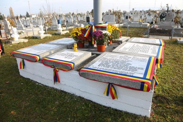 BRAȘOV. „Simbolurile neamului românesc”, sfințite, dar tot ascunse publicului larg 1 monument_292549.jpg