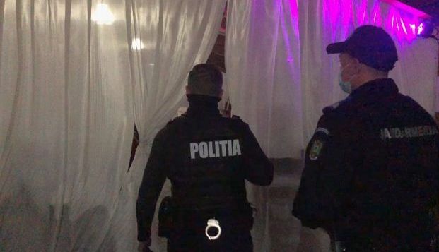 Județul BRAȘOV. O petrecere și un eveniment privat restrâns, oprite de polițiști, în cadrul controalelor pe linie antiCOVID-19 1 politieeveniment.jpg