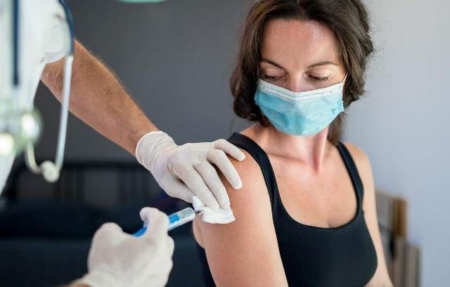 CORONAVIRUS BRAȘOV & ROMÂNIA. Scădere mare a numărului de cazuri! DATELE ZILEI... 1 vaccinare_8.jpg