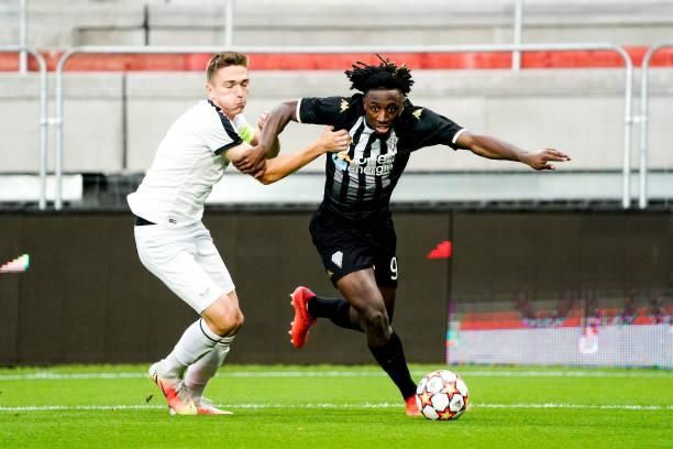 BRAŞOV. ASCENSIUNE! De la Colţea 1920, căpitan în UEFA Youth League! 1 veregut.jpg
