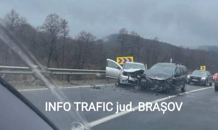 BRAȘOV. Accident pe DN 1! Update: Două victime transportate la spital 1 FB_IMG_1640865209724_293653.jpg