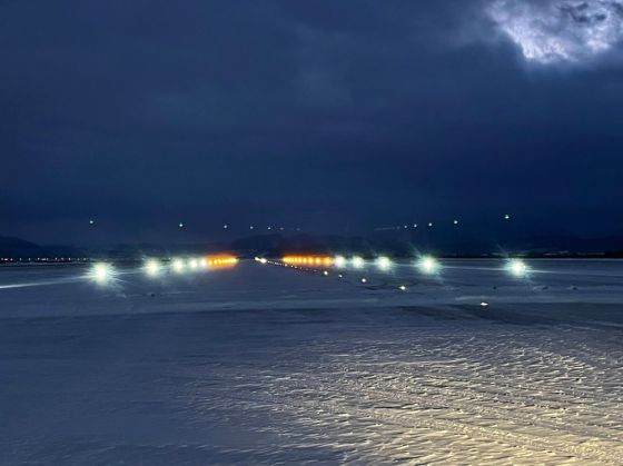 Update BRAȘOV. Adrian Veștea a aprins luminile pe Aeroport (GALERIE FOTO-VIDEO) 1 aibg1_293521.jpg