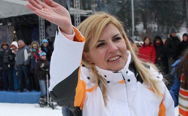 BRAȘOV. Elena Udrea a creat brandul și sigla de țară, tot ea le-a „omorât” 1 elena-udrea-brasov.jpg
