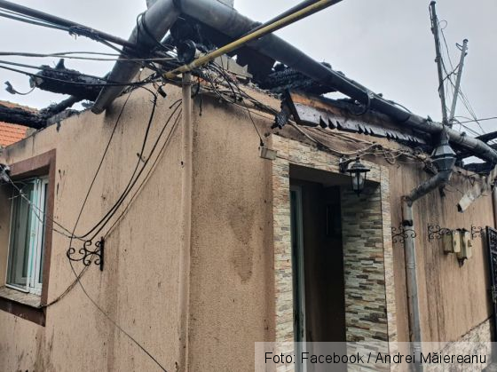 BRAȘOV. Familia din Sânpetru rămasă fără acoperiș deasupra capului în toiul iernii, ajutată printr-o mobilizare exemplară a comunității 1 incendiu sanpetru_294342.jpg