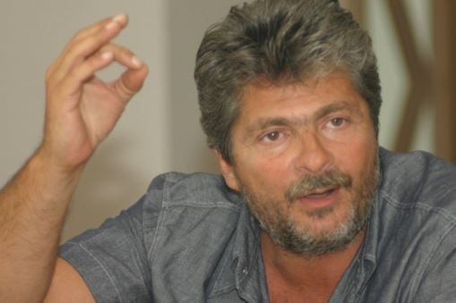 Sorin Ovidiu Vîntu: „Pentru toată lumea care are măcar un neuron în cap, vaccinurile astea nu fac doi bani” 1 sov.jpg