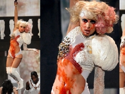 Lady Gaga, plină de sânge 7 | MyTex.ro