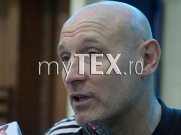 CS Rulmentul stă pe un butoi cu pulbere 5 | MyTex.ro