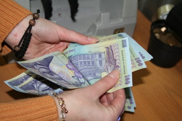 Aplicarea legii salarizării unice ar putea întârzia salariile bugetarilor 5 | MyTex.ro