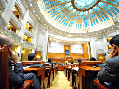 Parlamentarii reiau astăzi dezbaterea pe articole a bugetului 5 | MyTex.ro
