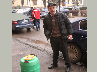 Protestatarul orașului a revenit la „serviciu” 5 | MyTex.ro
