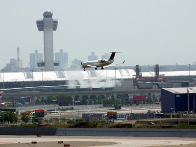 Un terminal al aeroportului J.F.Kennedy, evacuat 5 | MyTex.ro